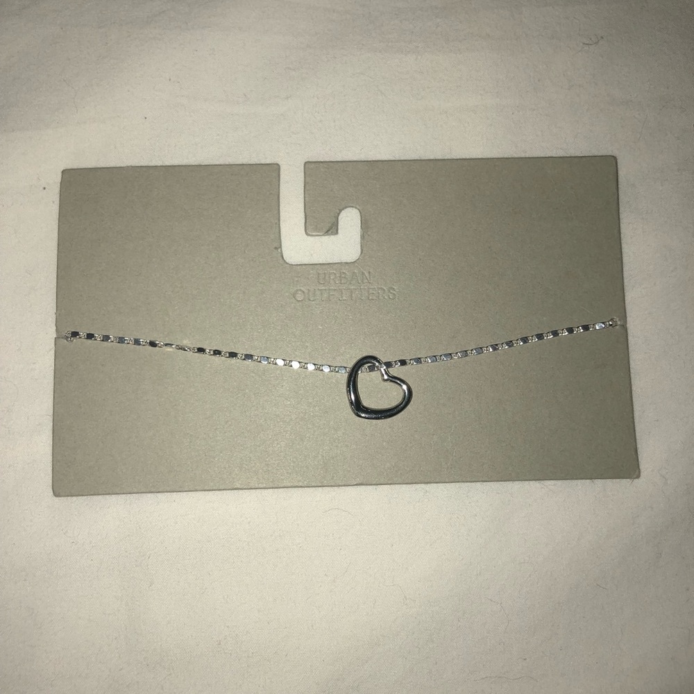 Urban outfitters heart necklace